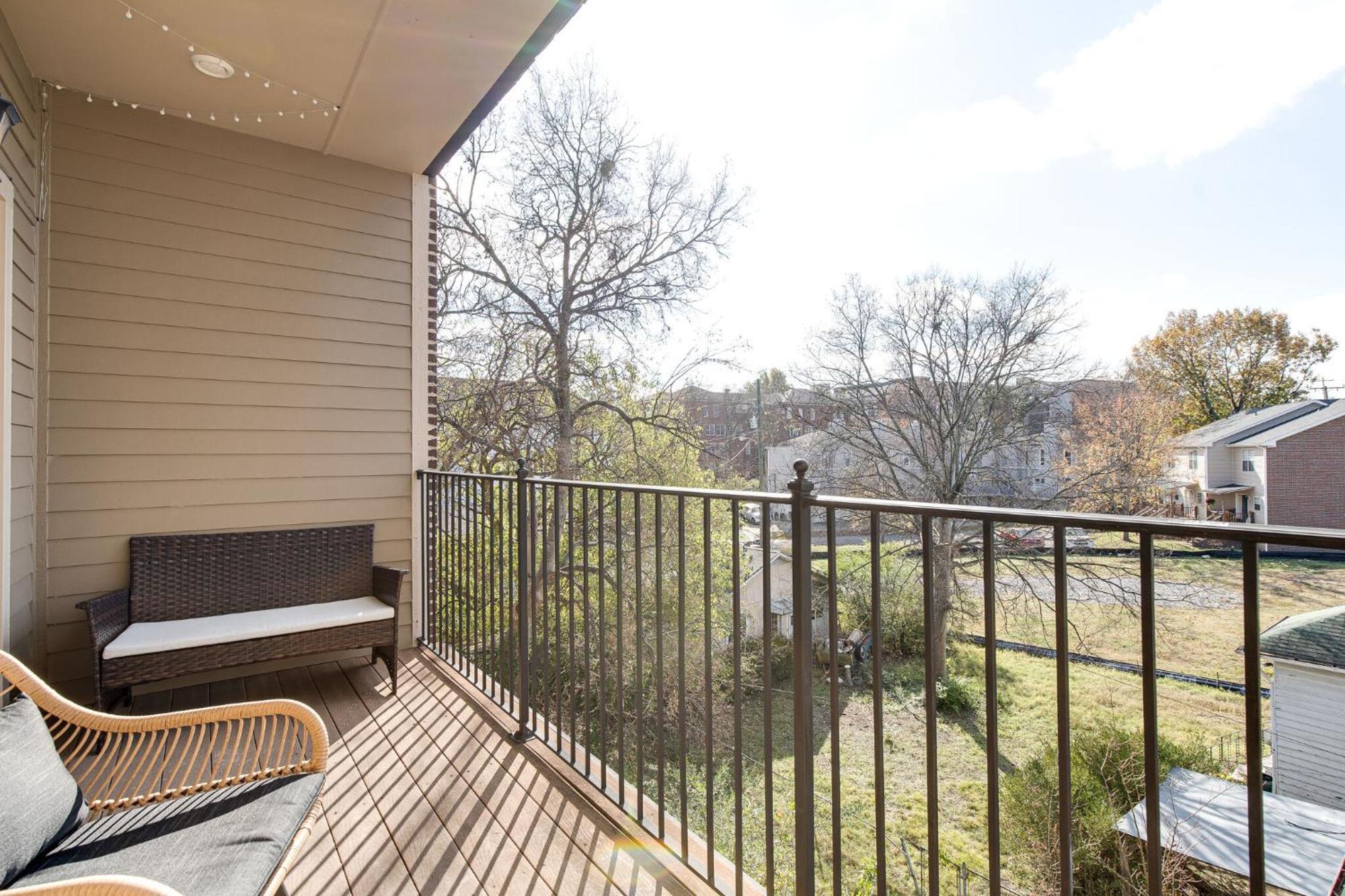The Celebrity - Minutes To Broadway With A Balcony Daire Nashville Dış mekan fotoğraf